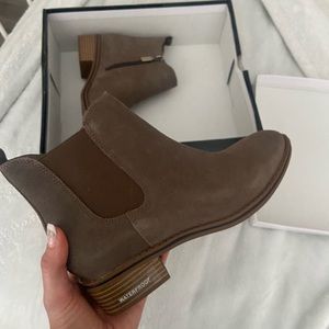 NWT Aqua College Lori Bootie